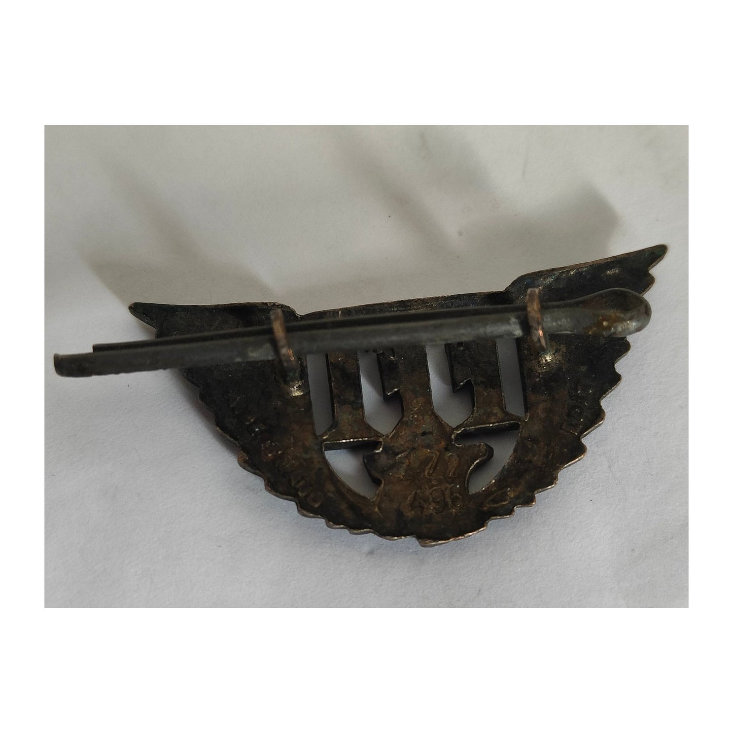 Insigne FFI Arthus-Bertrand, emblème historique de la Résistance française, pièce authentique très recherchée par les collectionneurs militaires.