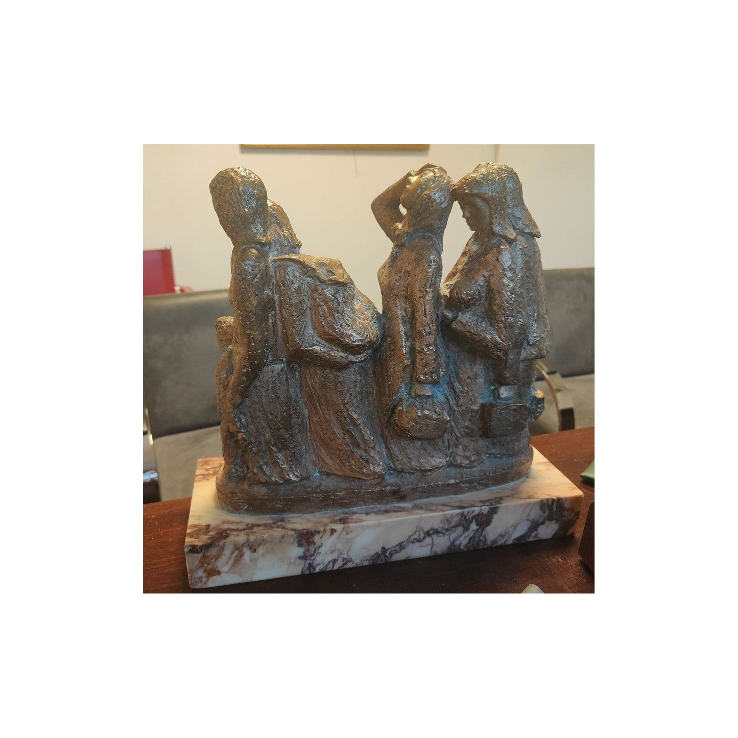 Image traitée - EXODUS important bronze à patine dorée