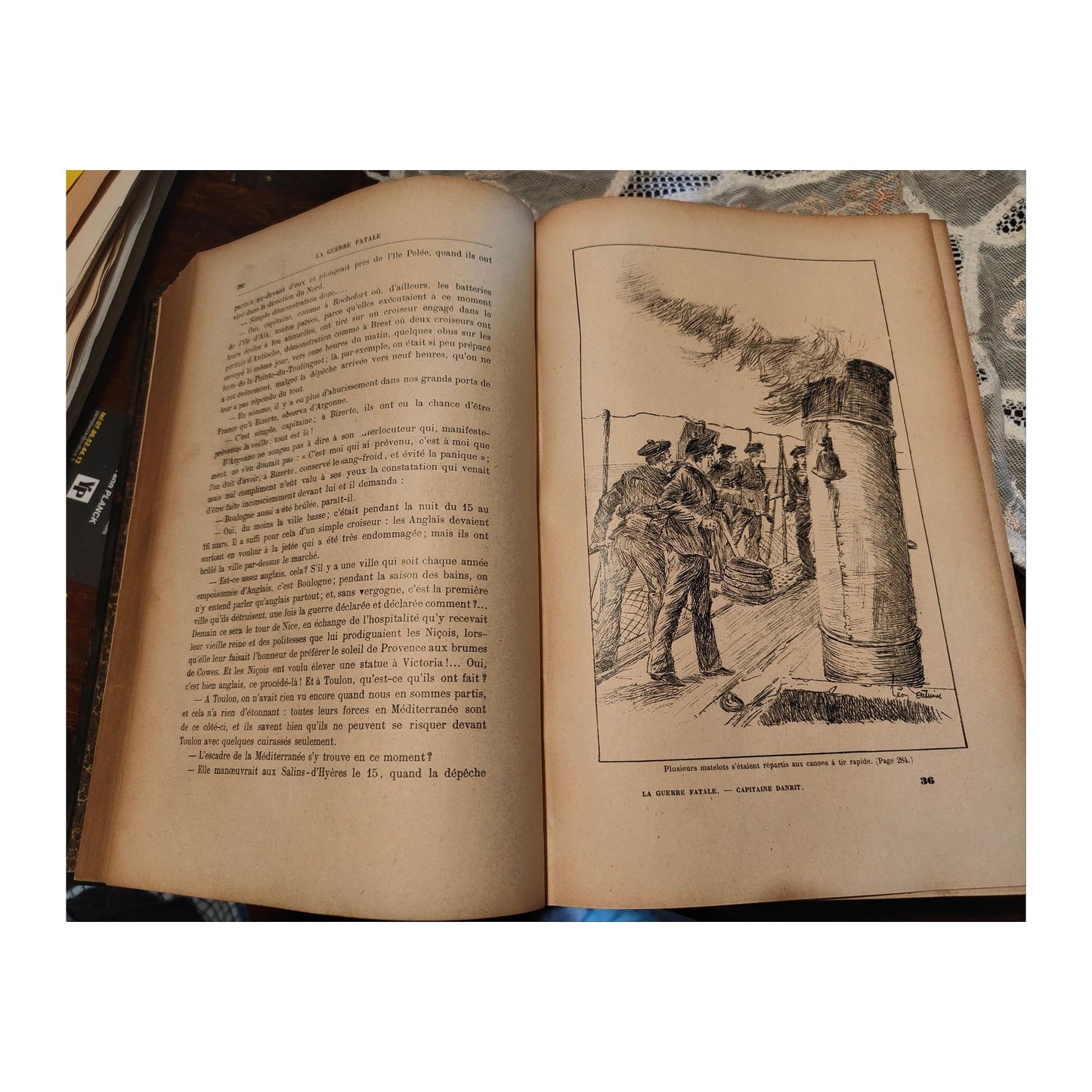 Livre ancien La Guerre fatale de Capitaine Danrit, pseudonyme d’Émile Driant, volume relié demi-cuir de 1192 pages illustré par Léon Couturier.