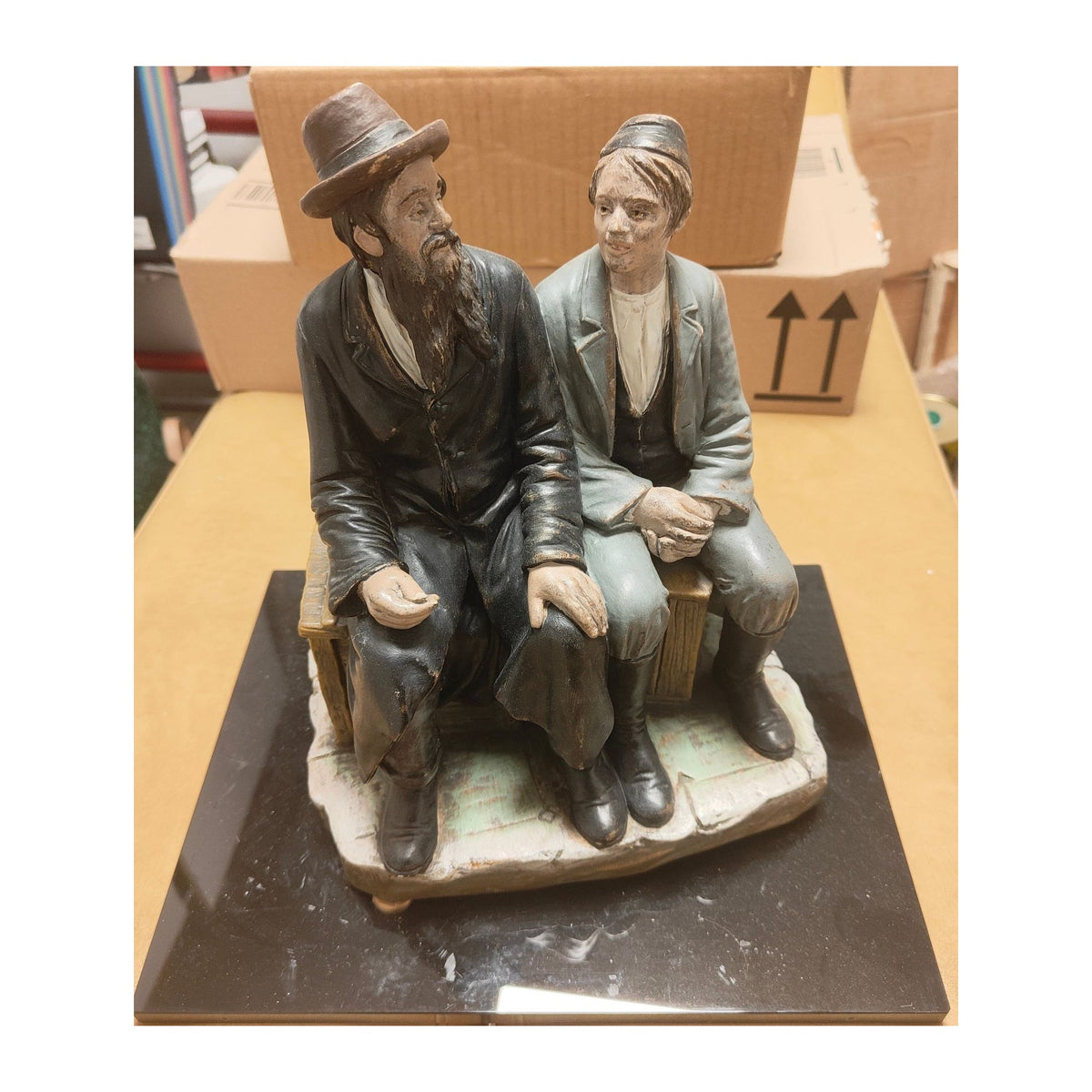 Image traitée - Superbe et rare Groupe en Terre Cuite Polychrome - un père juif et son fils– Bernhard Bloch