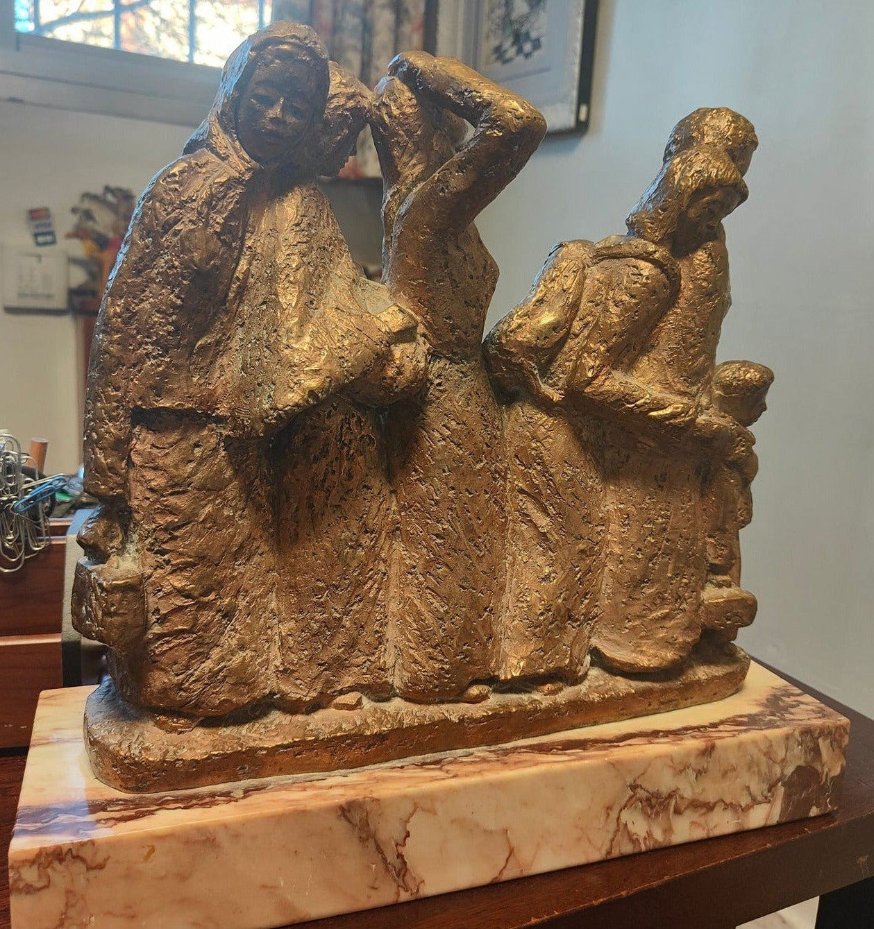 Image traitée - EXODUS important bronze à patine dorée