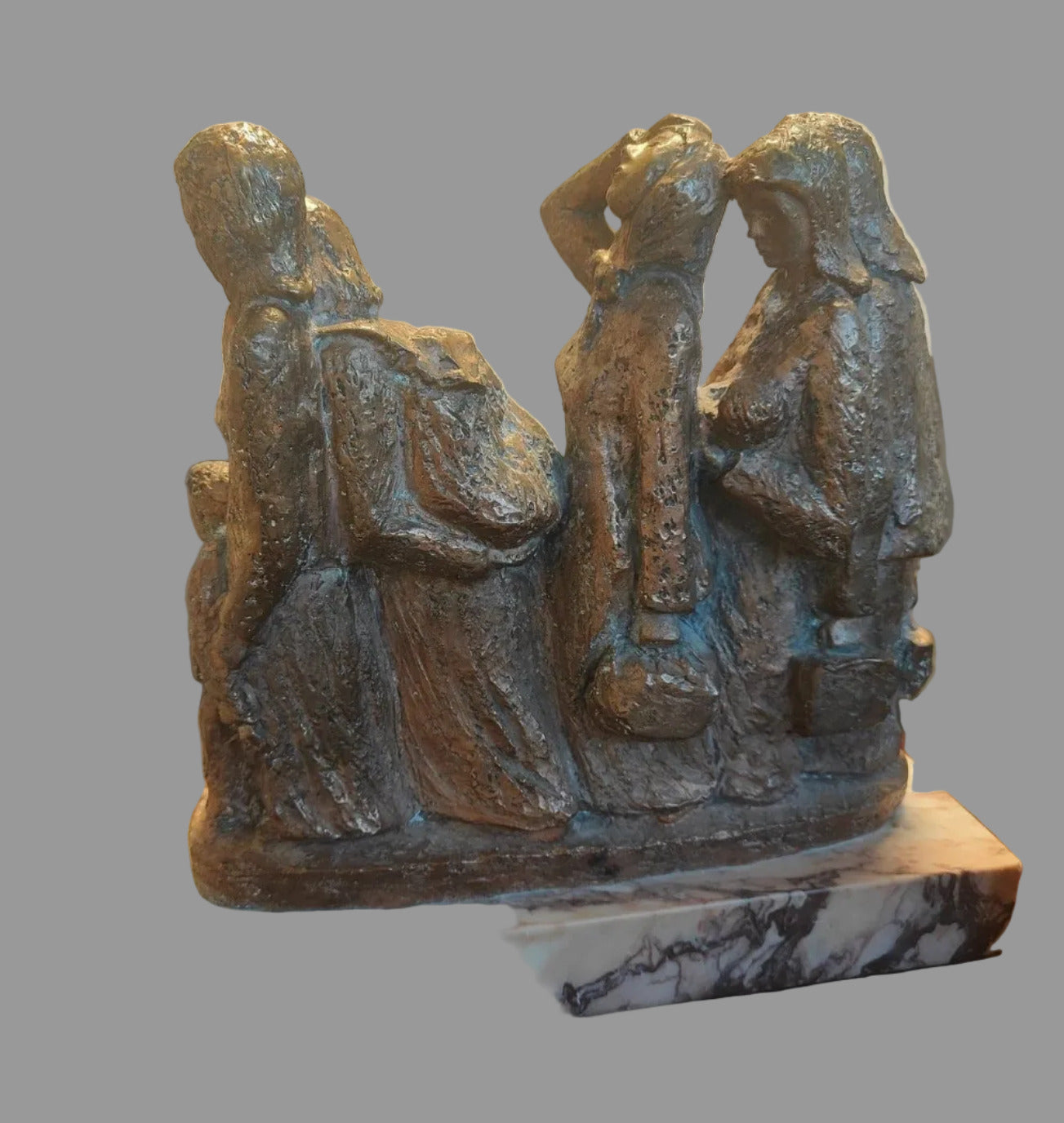 Image traitée - EXODUS important bronze à patine dorée