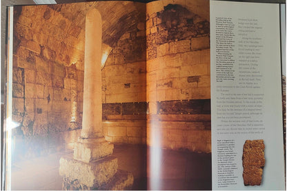 Image traitée - Livre Rare - Touching the Stones of Our Heritage: The Western Wall Tunnels – Dan Bahat (2002)